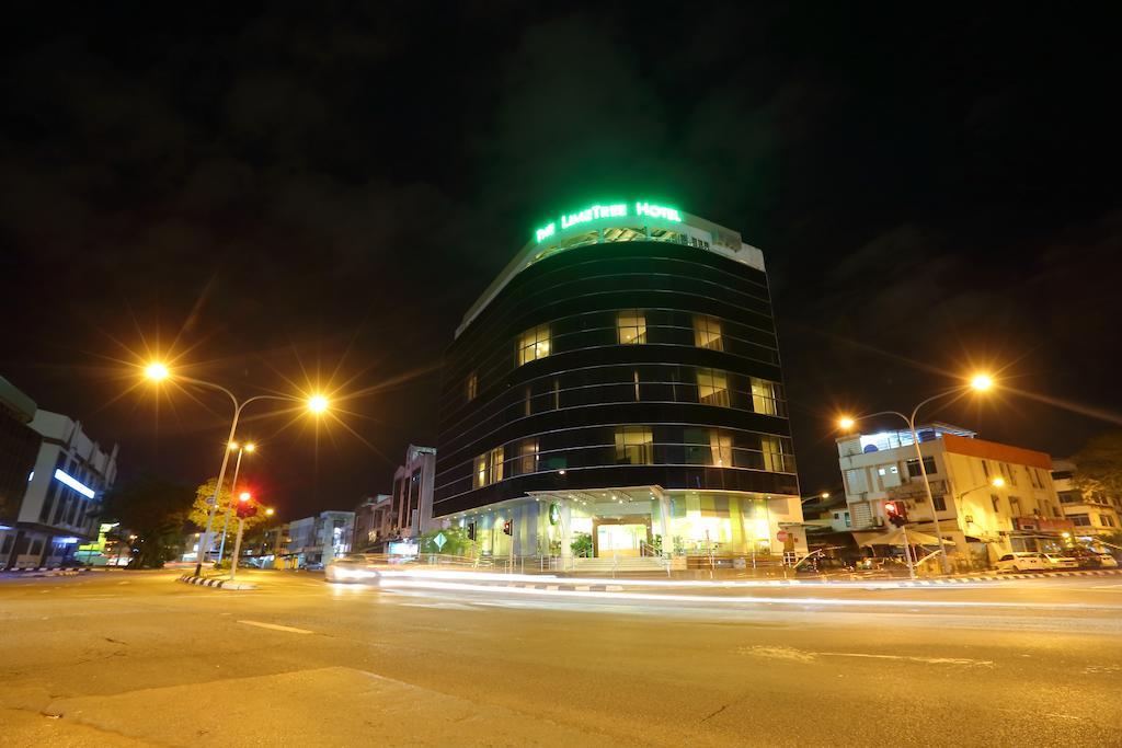 The Limetree Hotel, Kuching Exterior photo